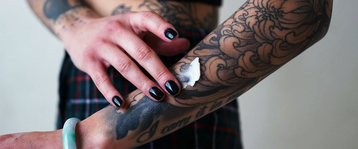 steps to safely shave over a tattoo
